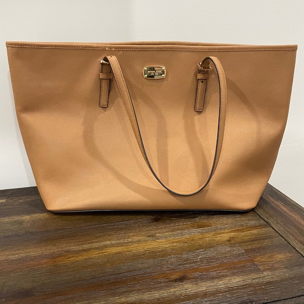 Michael Kors Jet Set Tote